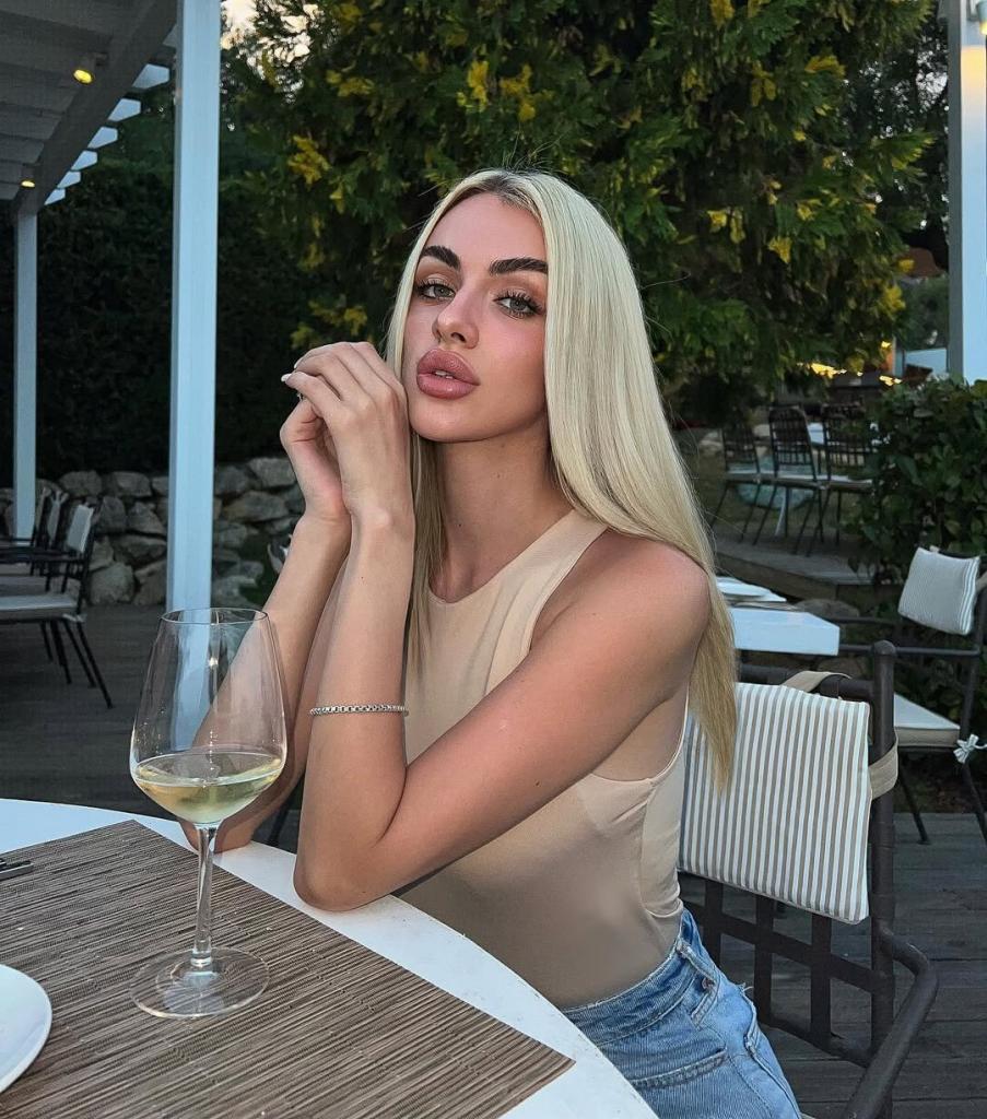 Полина