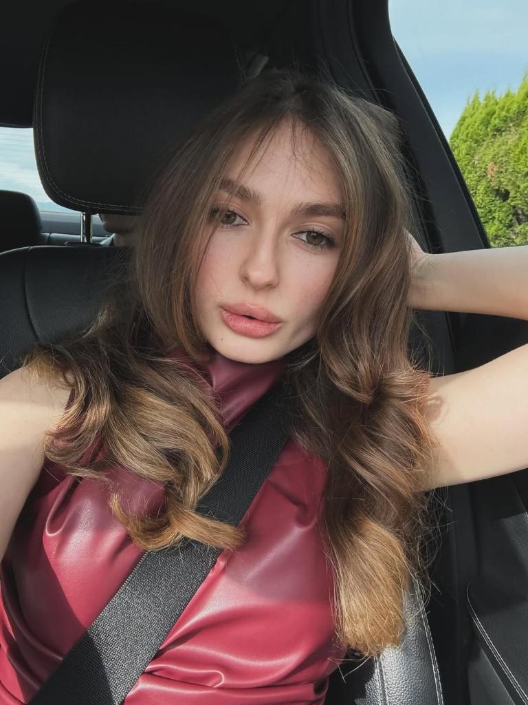 Полина