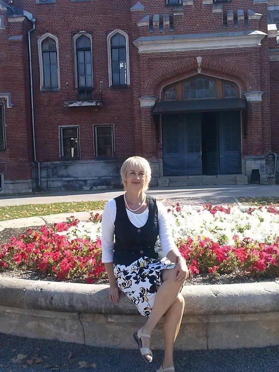 Елена Лесовая