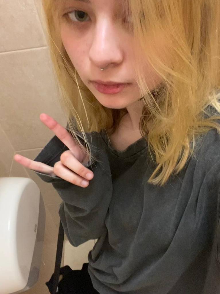 Девушка