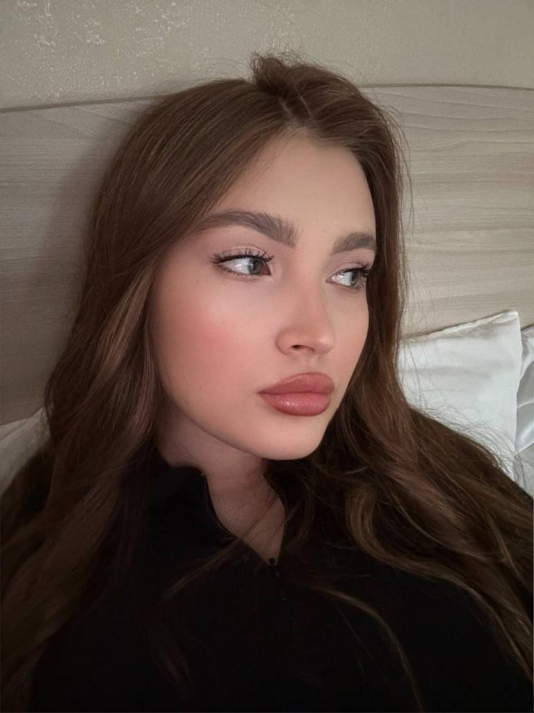 Девушка