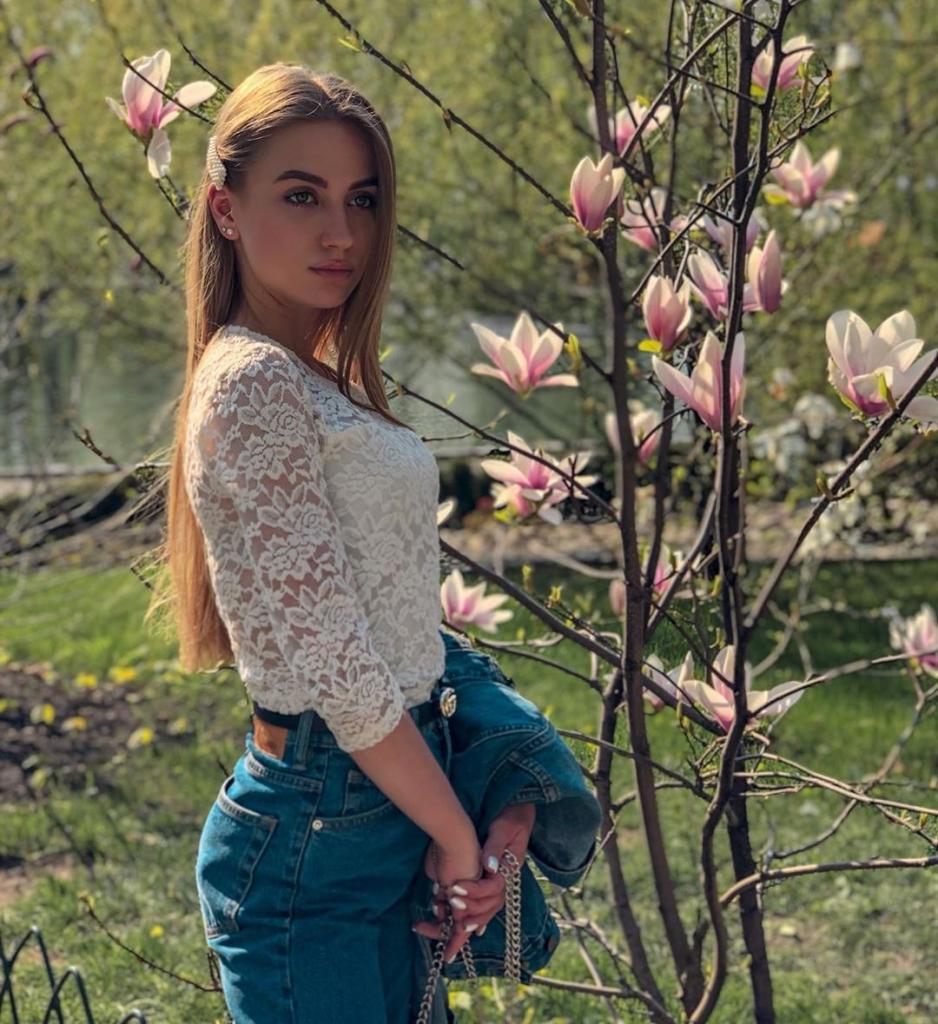 Аня