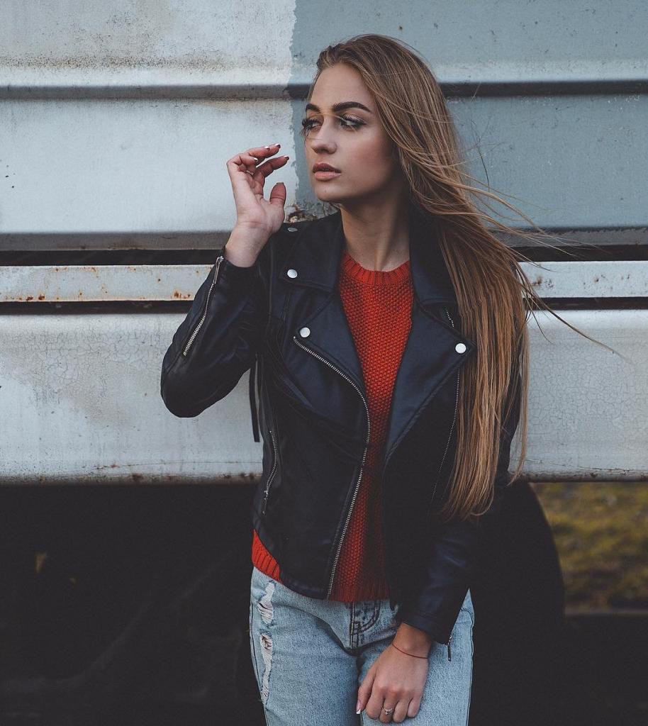 Аня