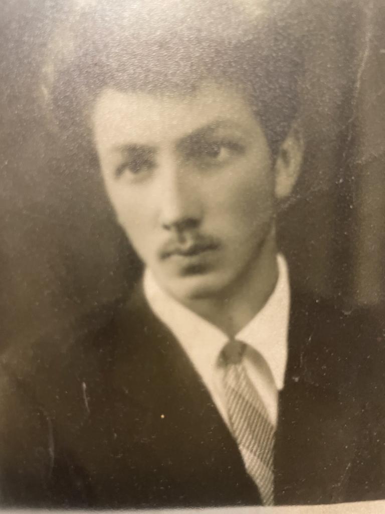 Александр