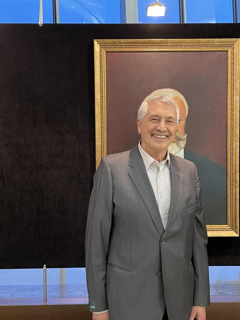 Александр