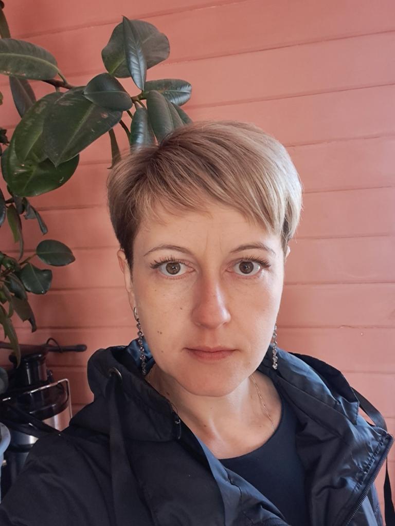 Женщина