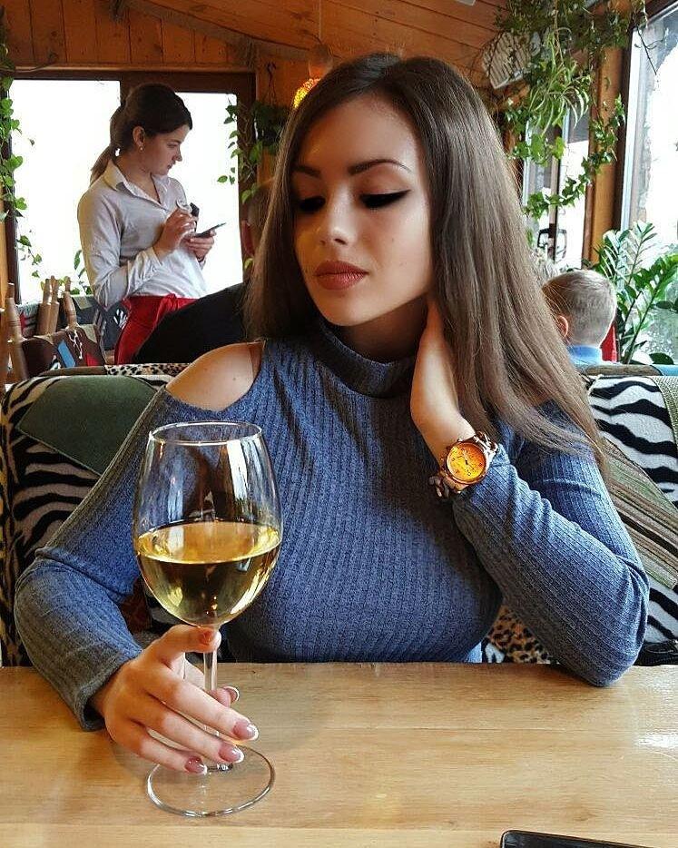Девушка