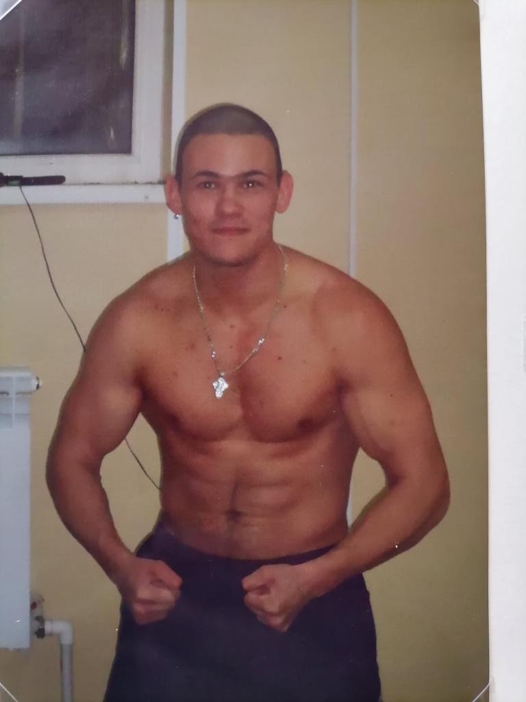 Тони
