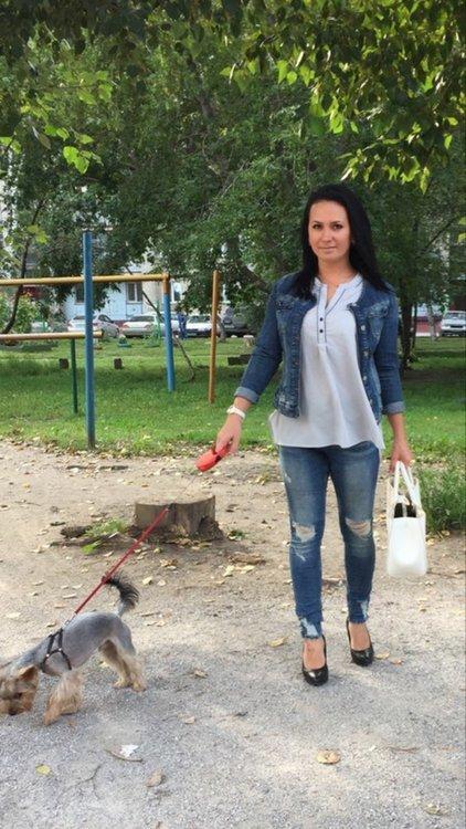 Оля
