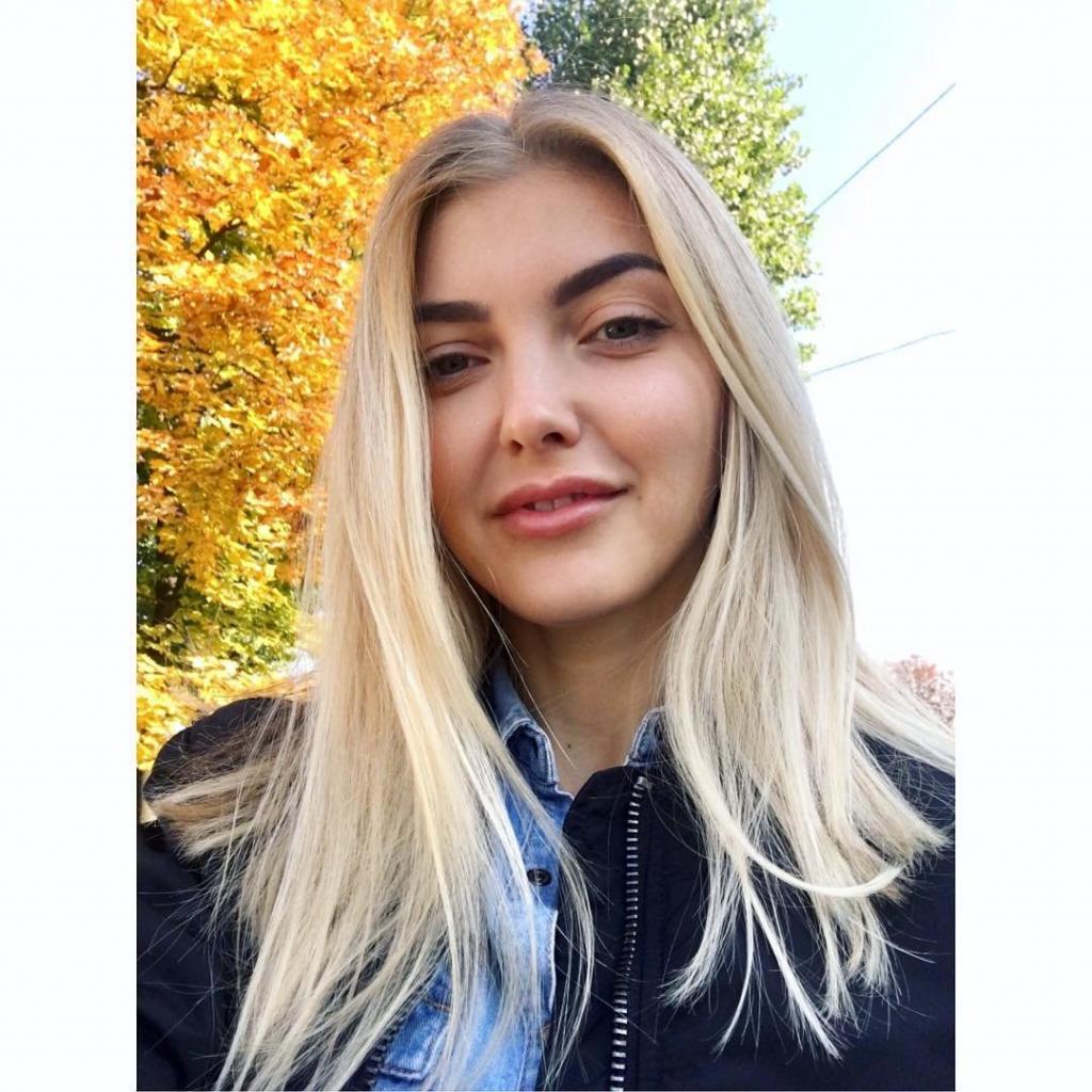 Яна