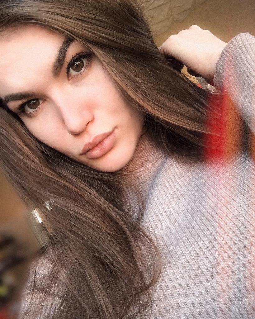 Аня