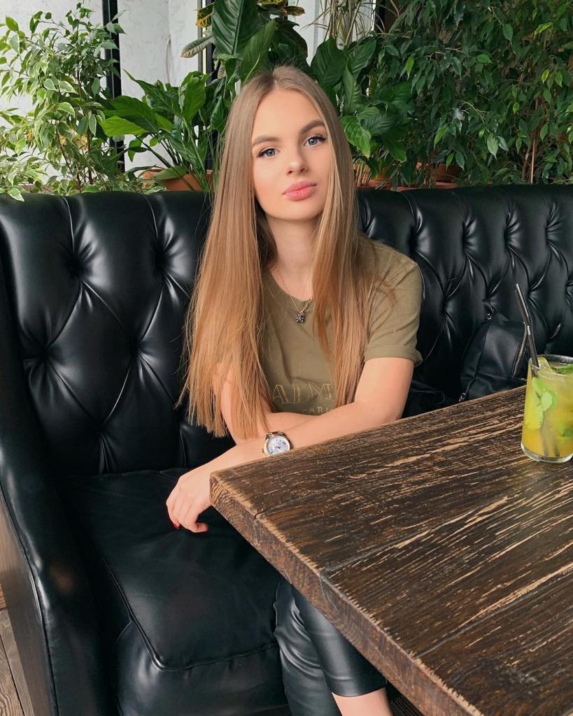 Полина