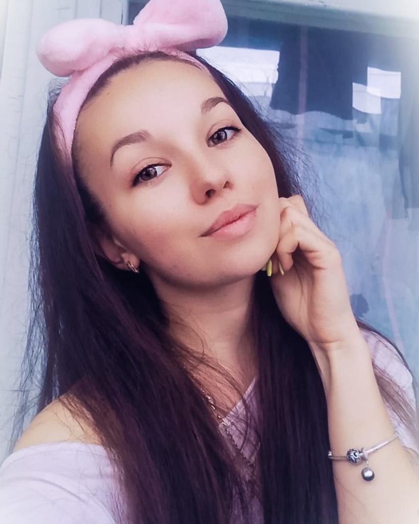 Оля