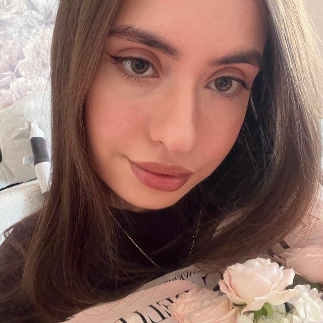Аня