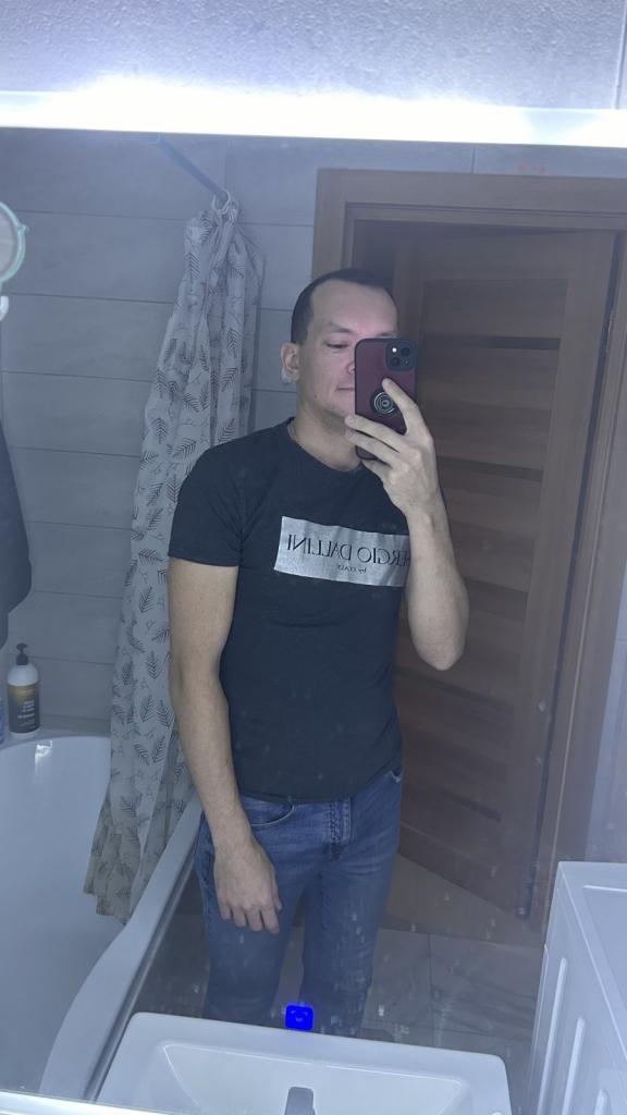Артём