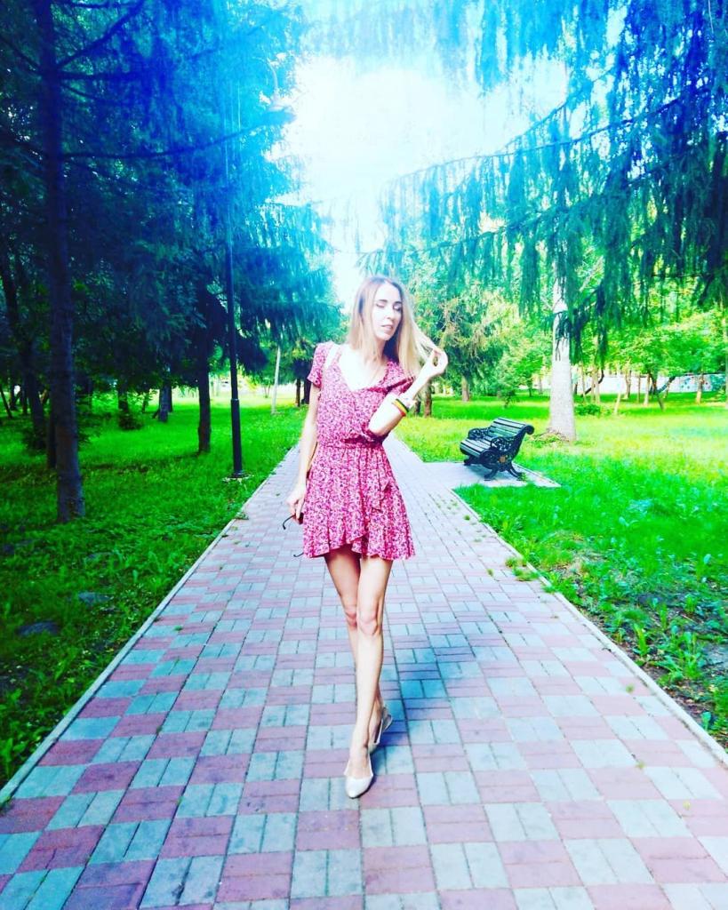 Оля