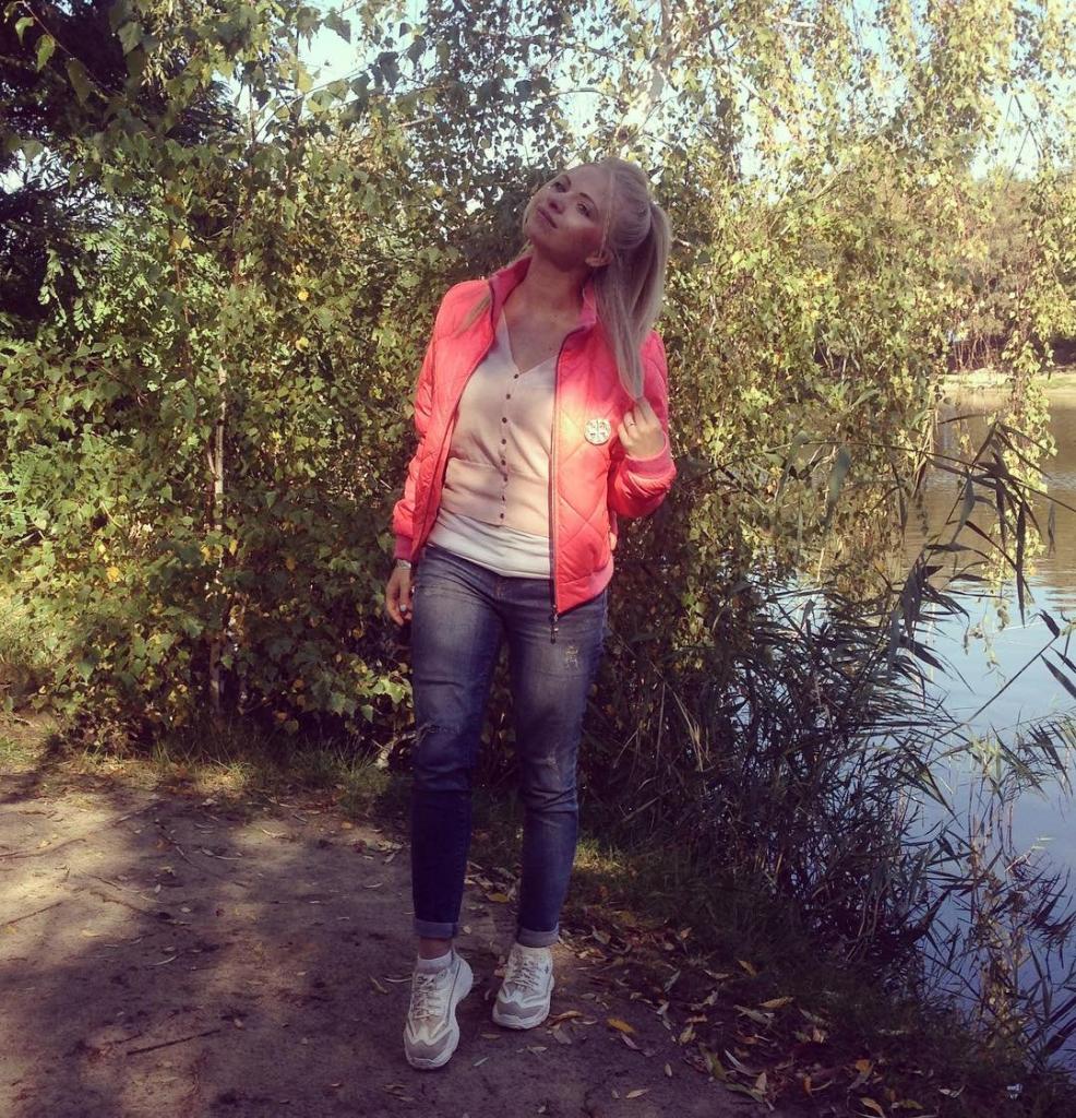 Оля