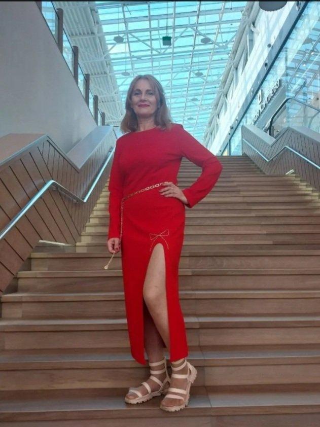 Женщина
