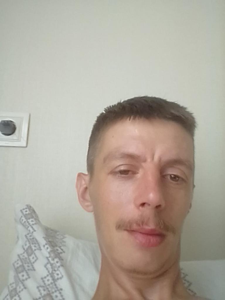 Артём