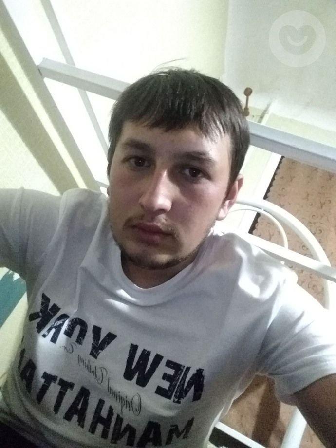 Данияр