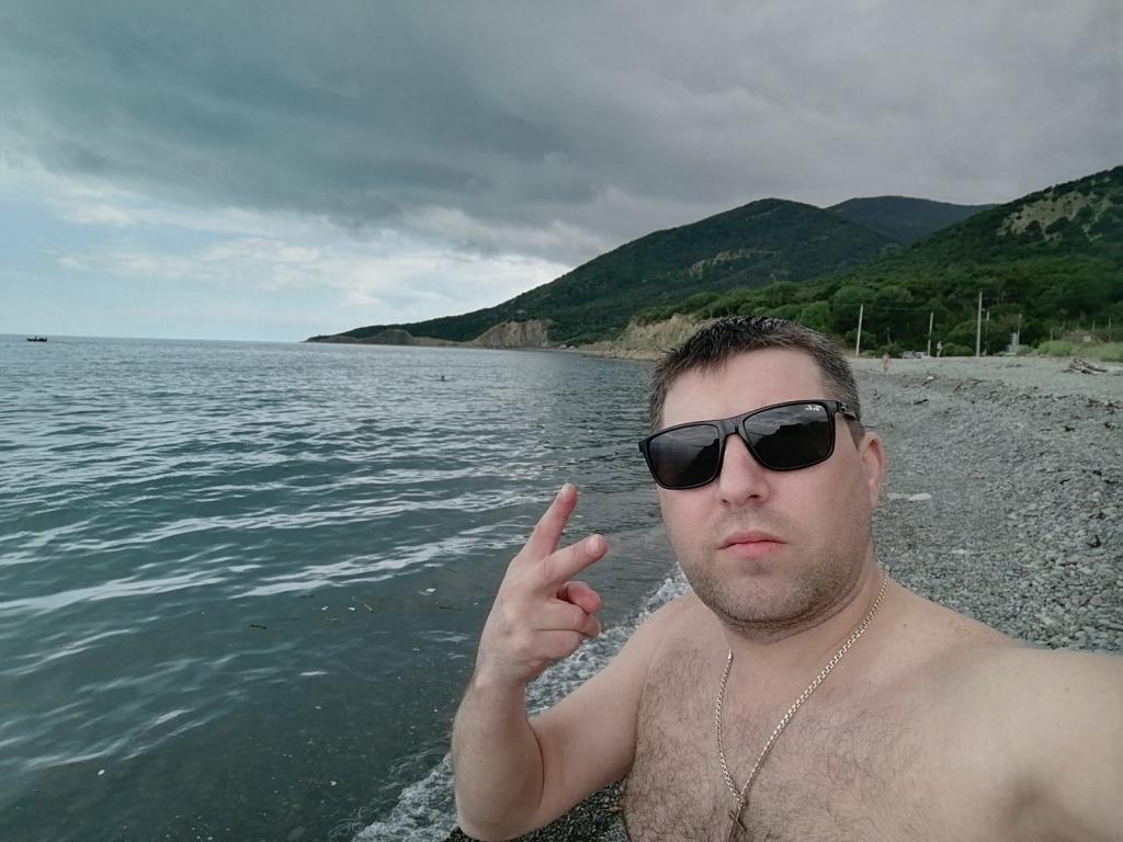 Артём