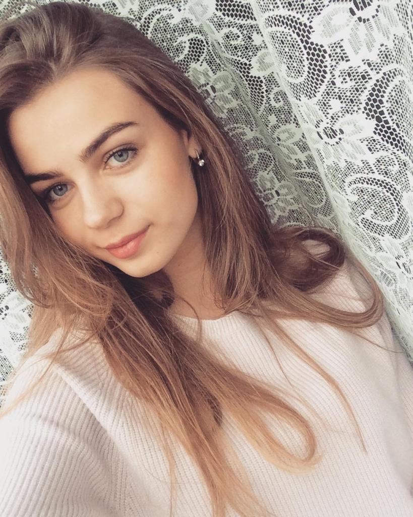 Яна