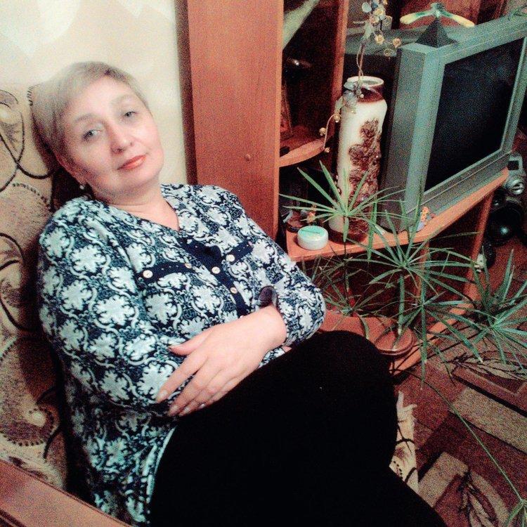 Лора Суркова