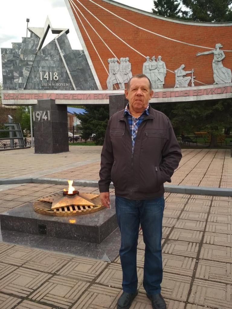 Геннадий