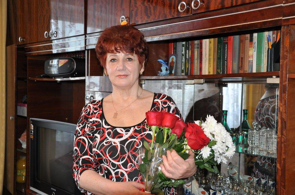 Лариса Столярова