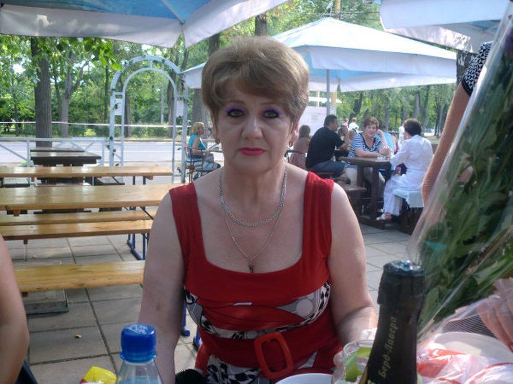 Лариса Столярова