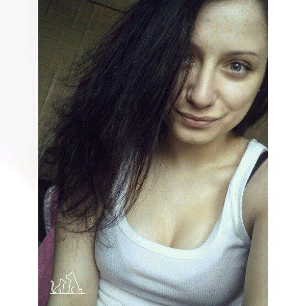 Аня