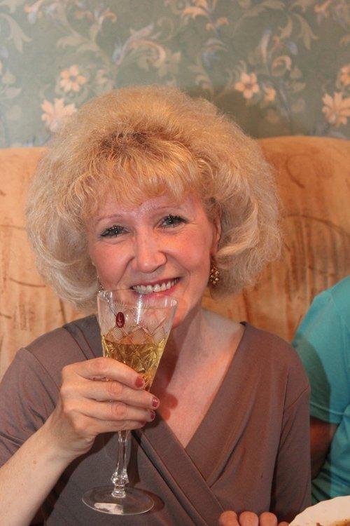 Елена Анохова