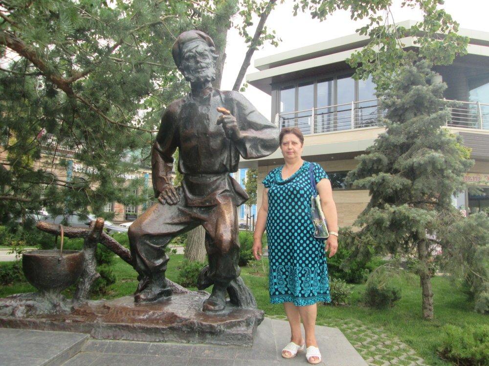 Нина Томова